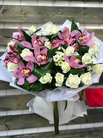 Букет цветов из: Розы и Хризантемы в Черемушки