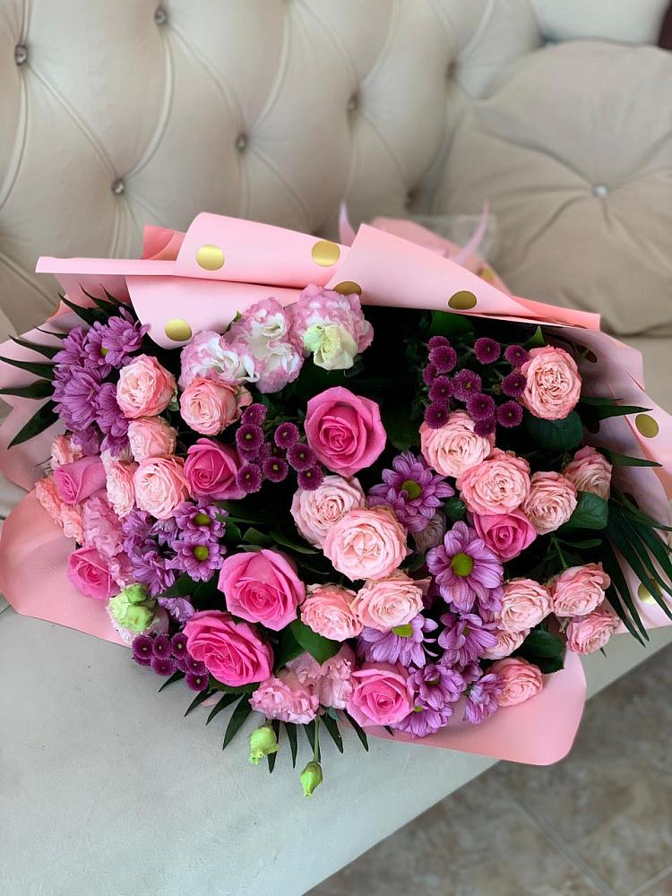 Букет цветов из: Хризантемы, Розы и Лизиантусы в Черемушки