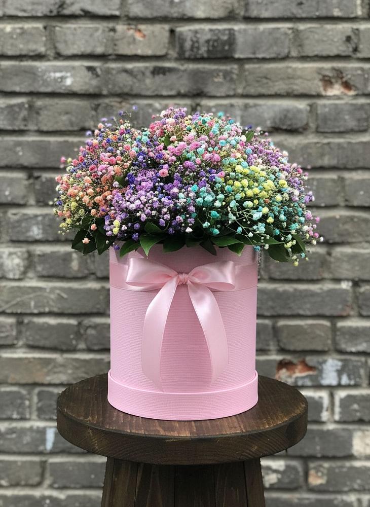 Цветочная композиция из Гипсофила и Розы в шляпной коробке в Черемушки