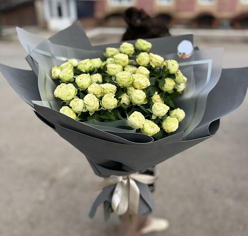 Букет Белые кустовые розы Солинеро в Черемушки