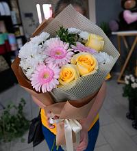 Букет цветов из:  Герберы, Розы и Хризантемы в Черемушки