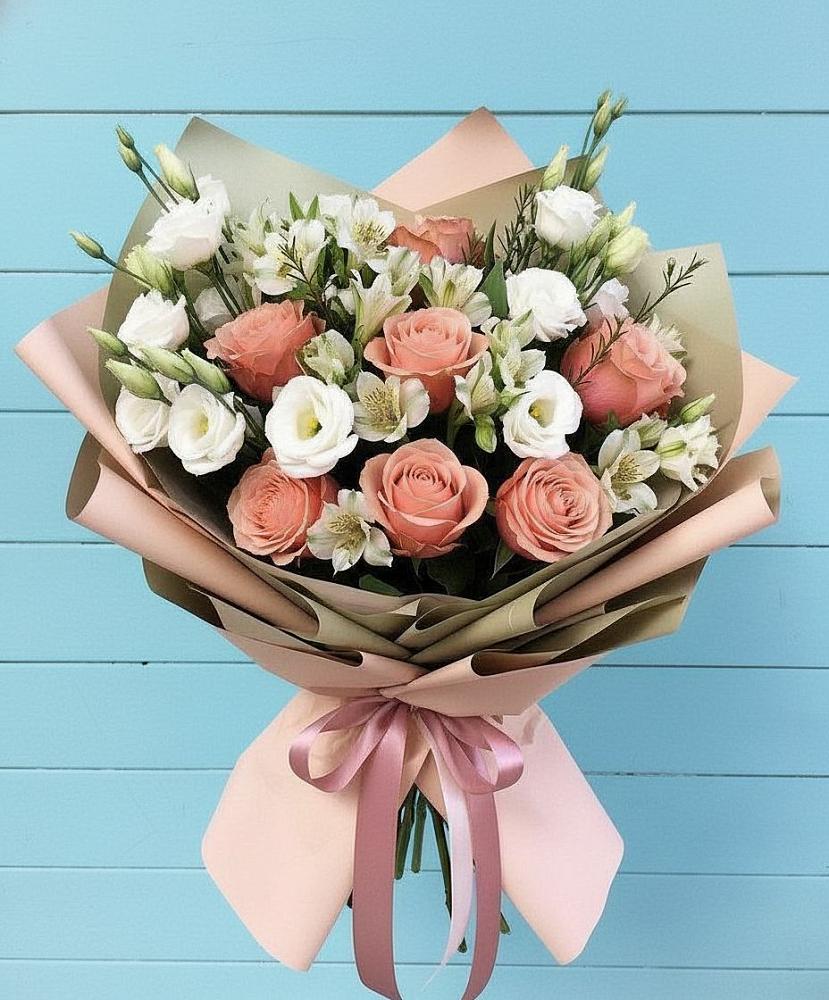Букет цветов из: Розы, Альстромерии и Лизиантусы в Черемушки