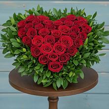 Цветочная композиция из Розы в виде сердца в Черемушки