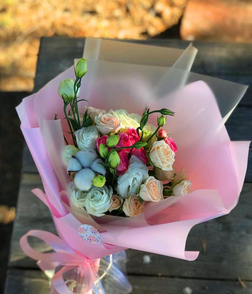 Букет цветов из: Розы и Лизиантусы в Черемушки