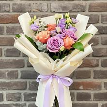 Букет цветов из:  Лизиантусы и Розы в Черемушки