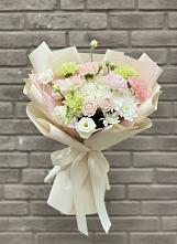 Букет цветов из:  Гвоздики, Розы, Лизиантусы и Хризантемы в Черемушки