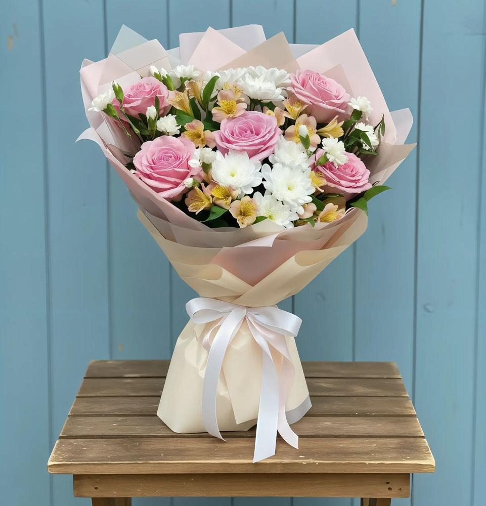 Букет цветов из: Гвоздики, Орхидеи и Розы в Черемушки