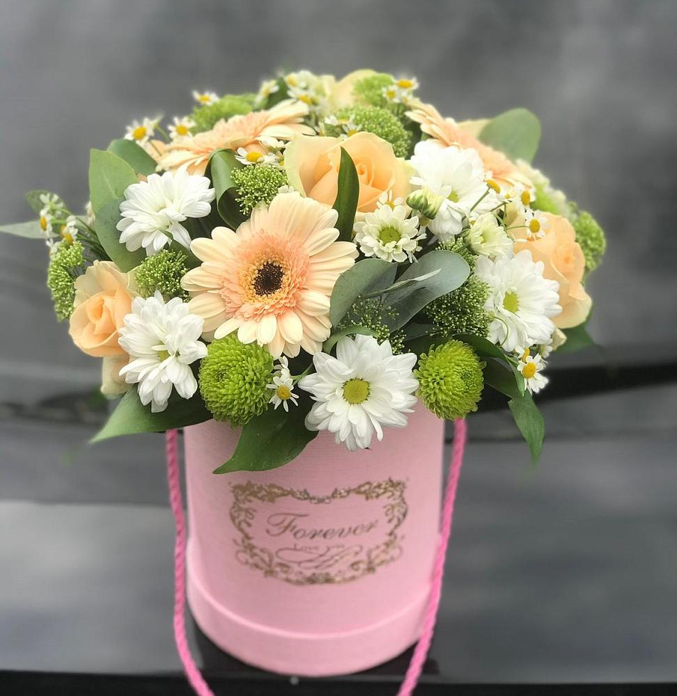 Цветочная композиция из Розы, Герберы и Хризантемы в шляпной коробке в Черемушки